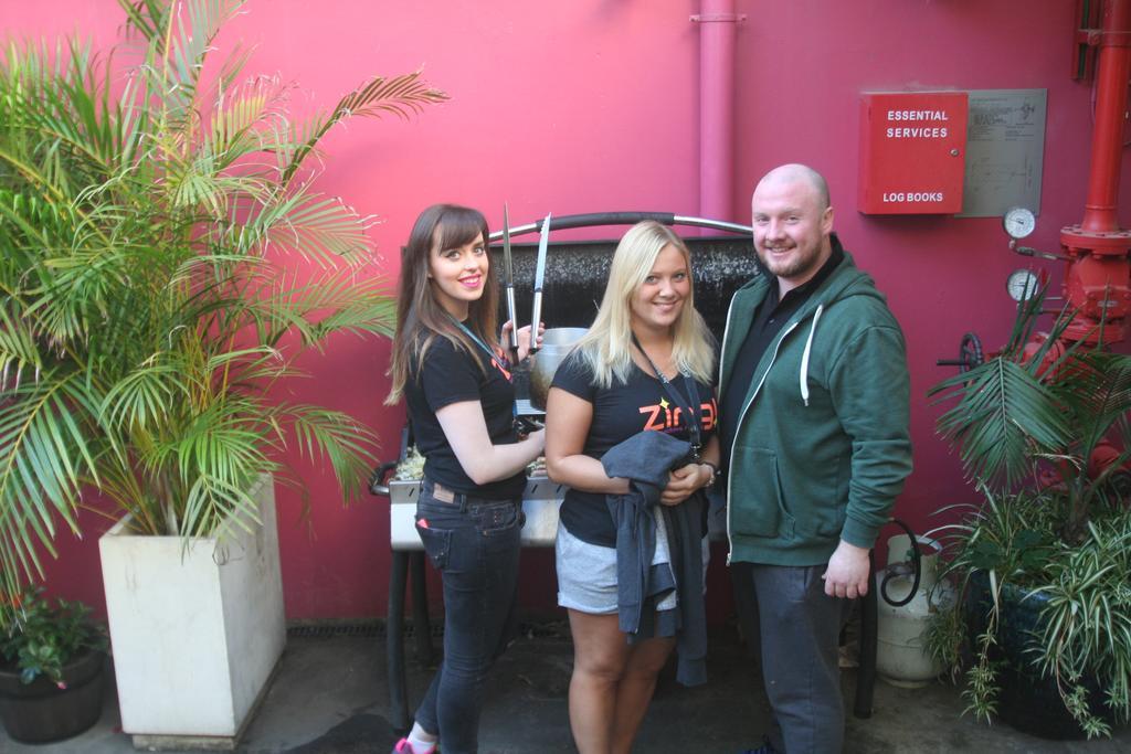 Hostel Zing Backpackers *