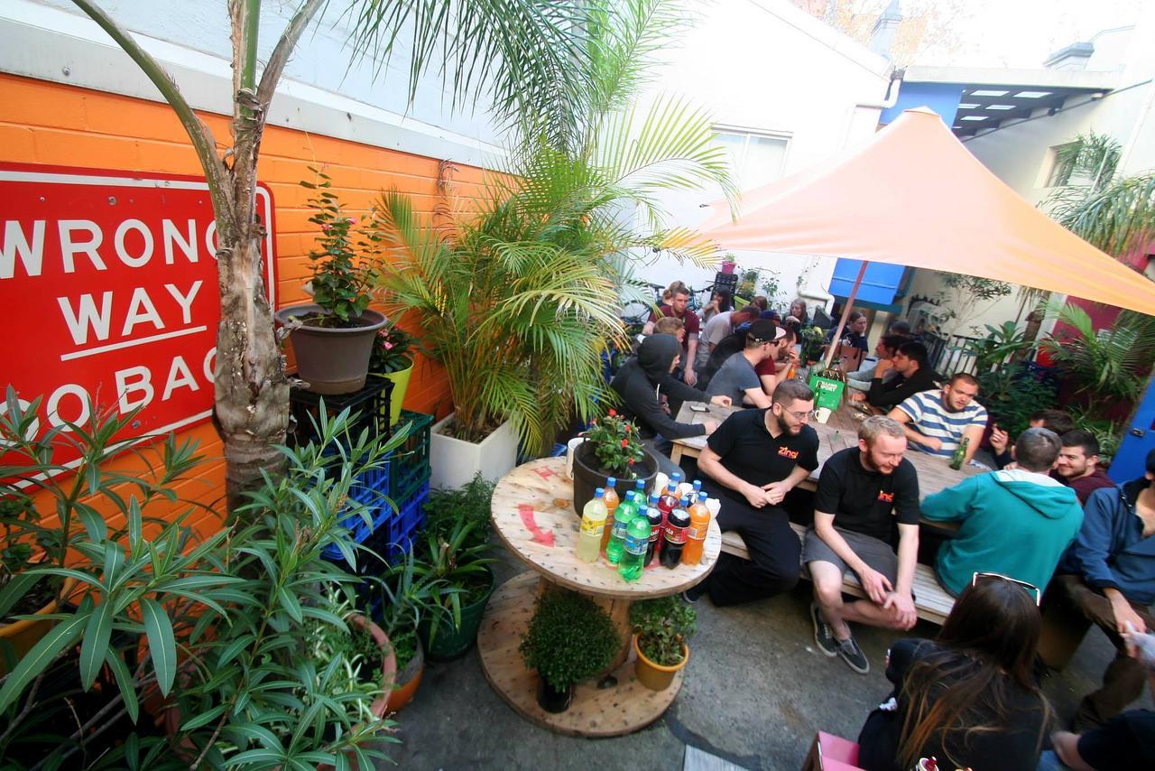Zing Backpackers Hostel *